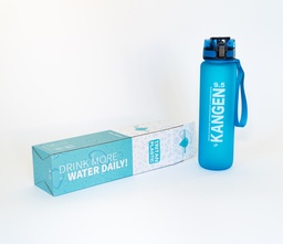 Botella azul de tritán mate KANGEN pH 9.5 apertura Clip con caja y marca de agua.